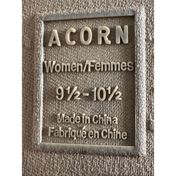 Acorn Patterned Moccasin Slipper Size 9 1/2-10 1/2 - Picture 8 of 12